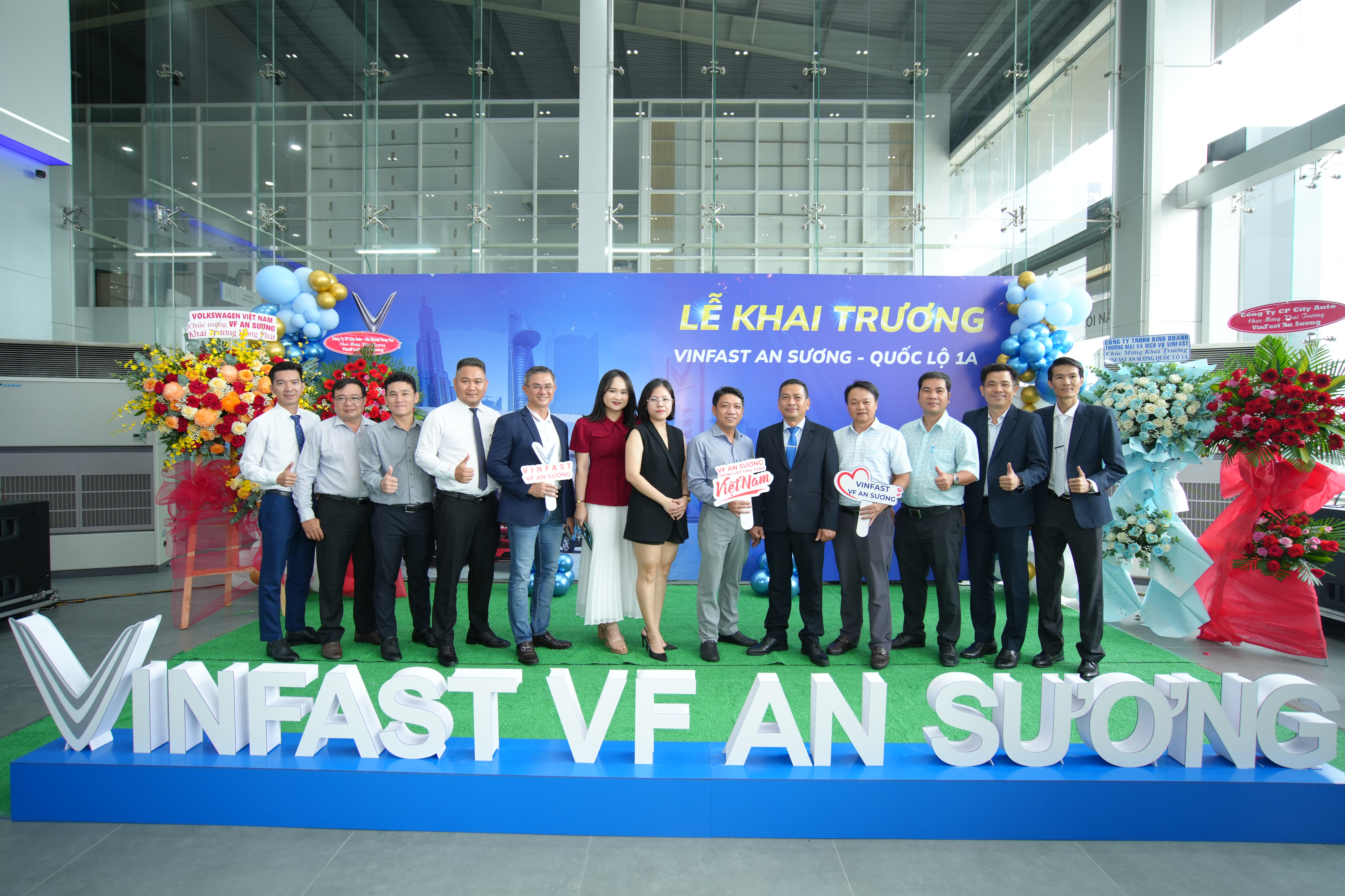 SỰ KIỆN KHAI TRƯƠNG VINFAST VF AN SƯƠNG ĐÁNH DẤU BƯỚC TIẾN MỚI
