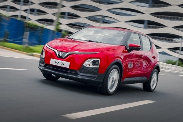 So sánh VF3 và VF5: Nên chọn mẫu xe điện VinFast nào phù hợp với bạn?